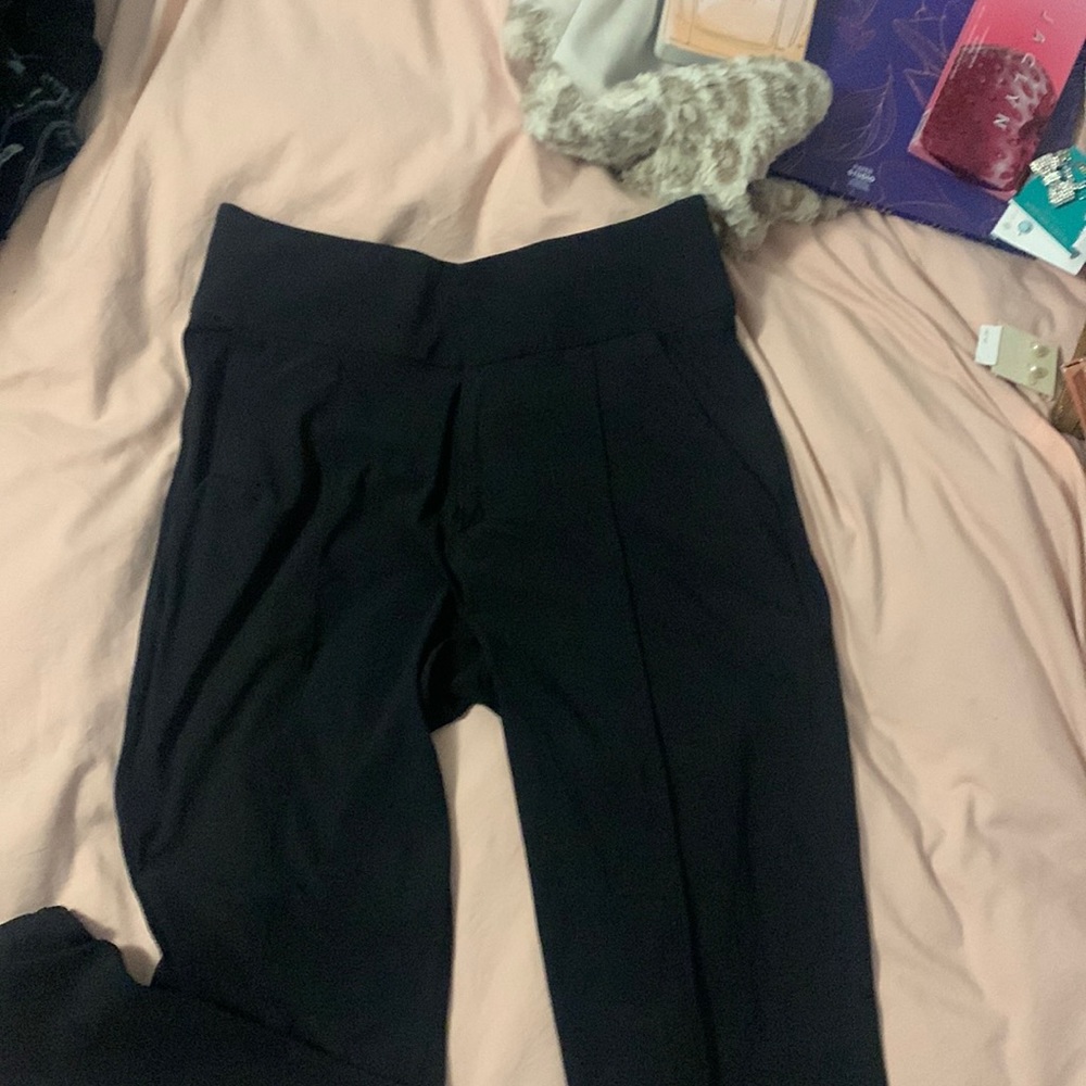LuLulemon black ankle slack pant high waisted